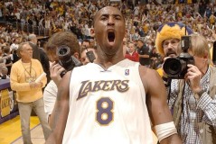 凯尔特人球星伤愈归来，坚韧重返赛场，球队战术应对伤病挑战