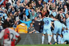 曼联转会动态：双星离队传闻、中场引援受阻与新星强留计划